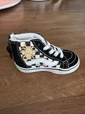 Vans Kids Black and White Check High-Top Sneakers with Sun Embroidery